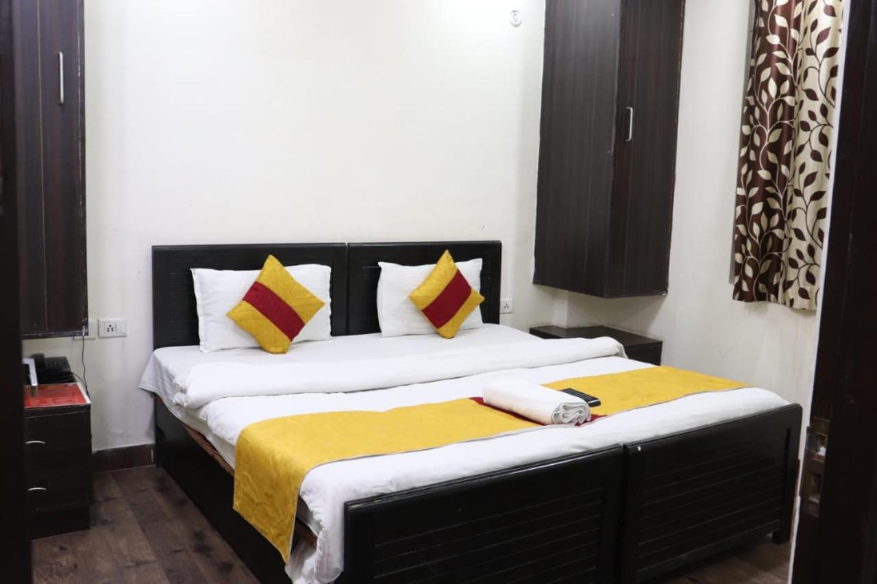 Hotel Marigold Yeni Delhi Dış mekan fotoğraf
