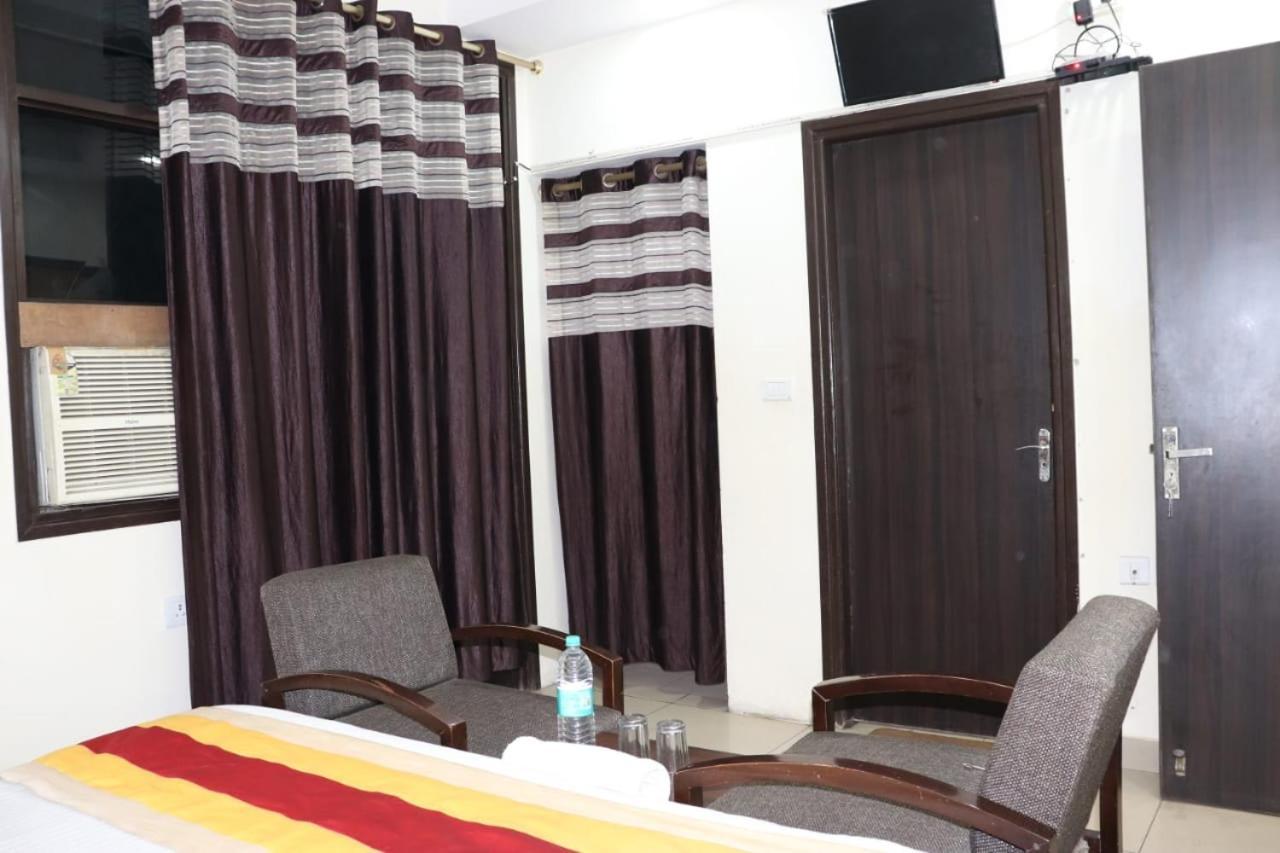 Hotel Marigold Yeni Delhi Dış mekan fotoğraf