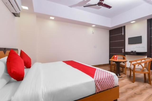 Hotel Marigold Yeni Delhi Dış mekan fotoğraf