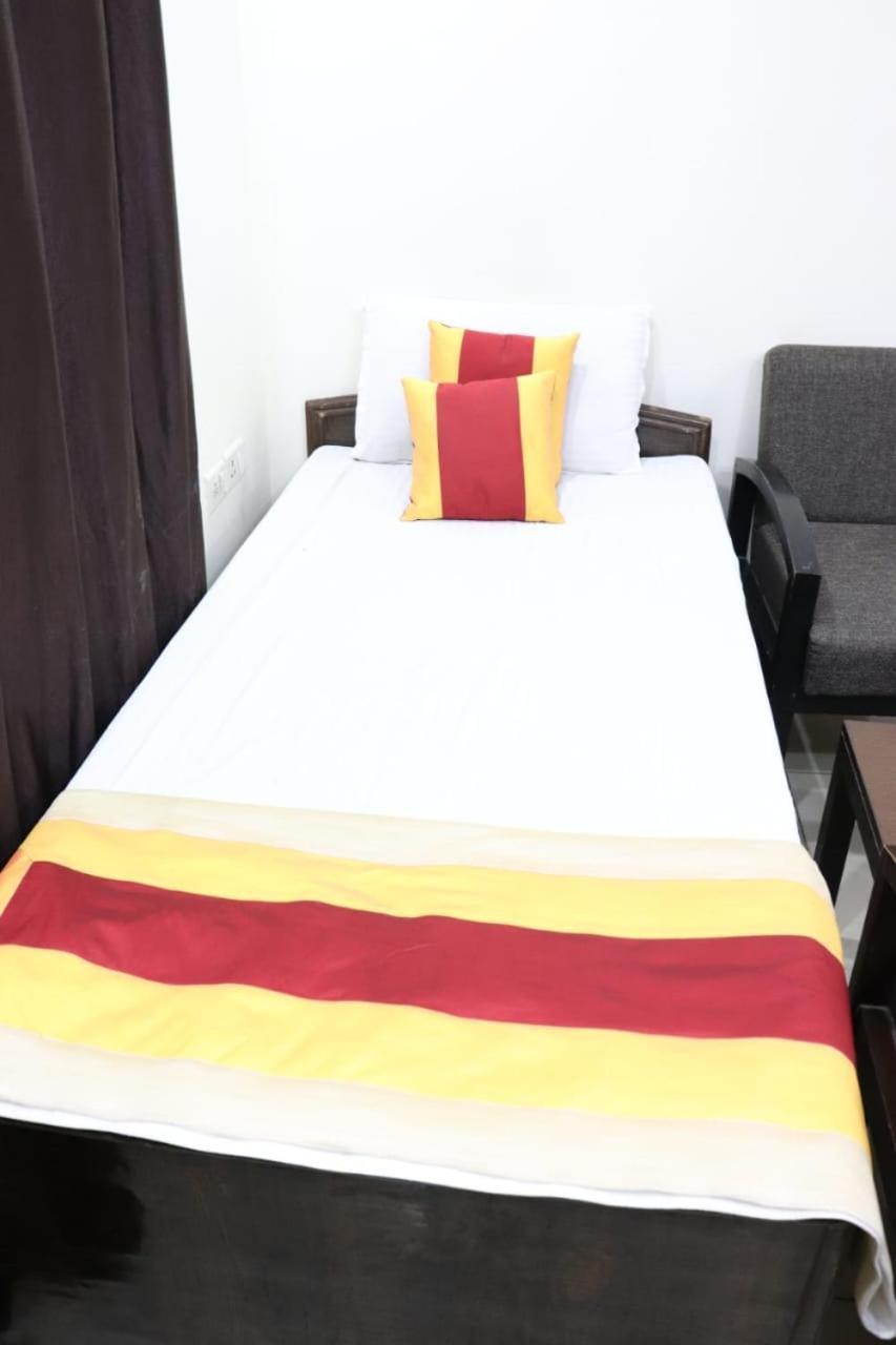 Hotel Marigold Yeni Delhi Dış mekan fotoğraf