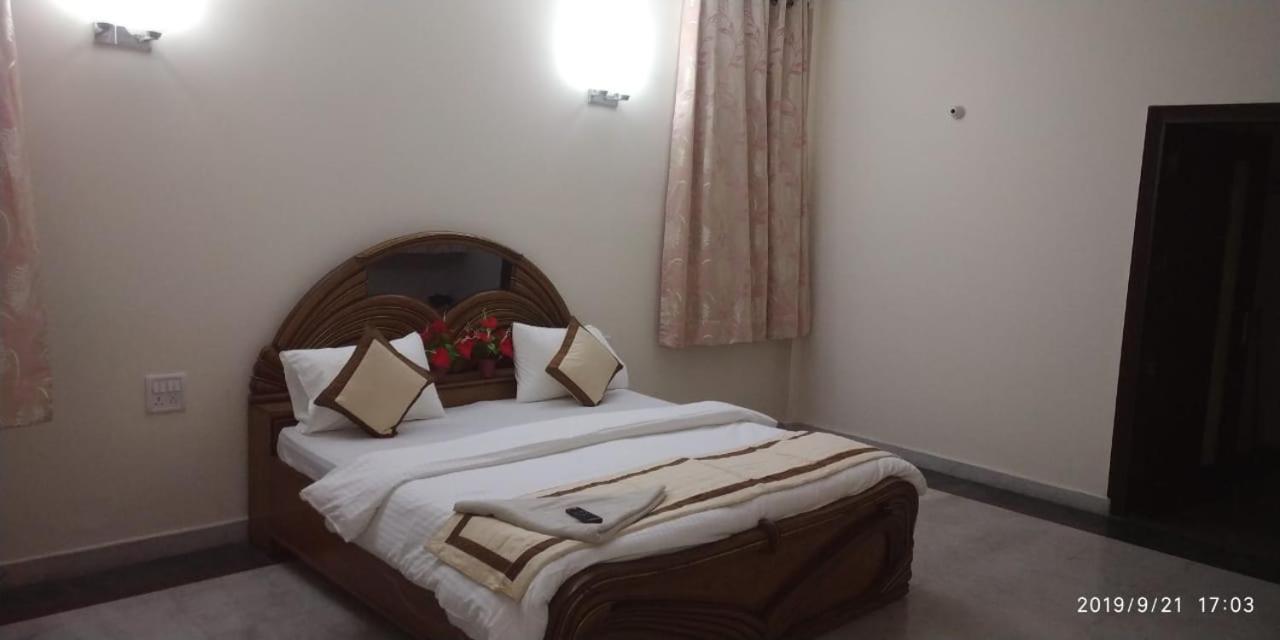 Hotel Marigold Yeni Delhi Dış mekan fotoğraf